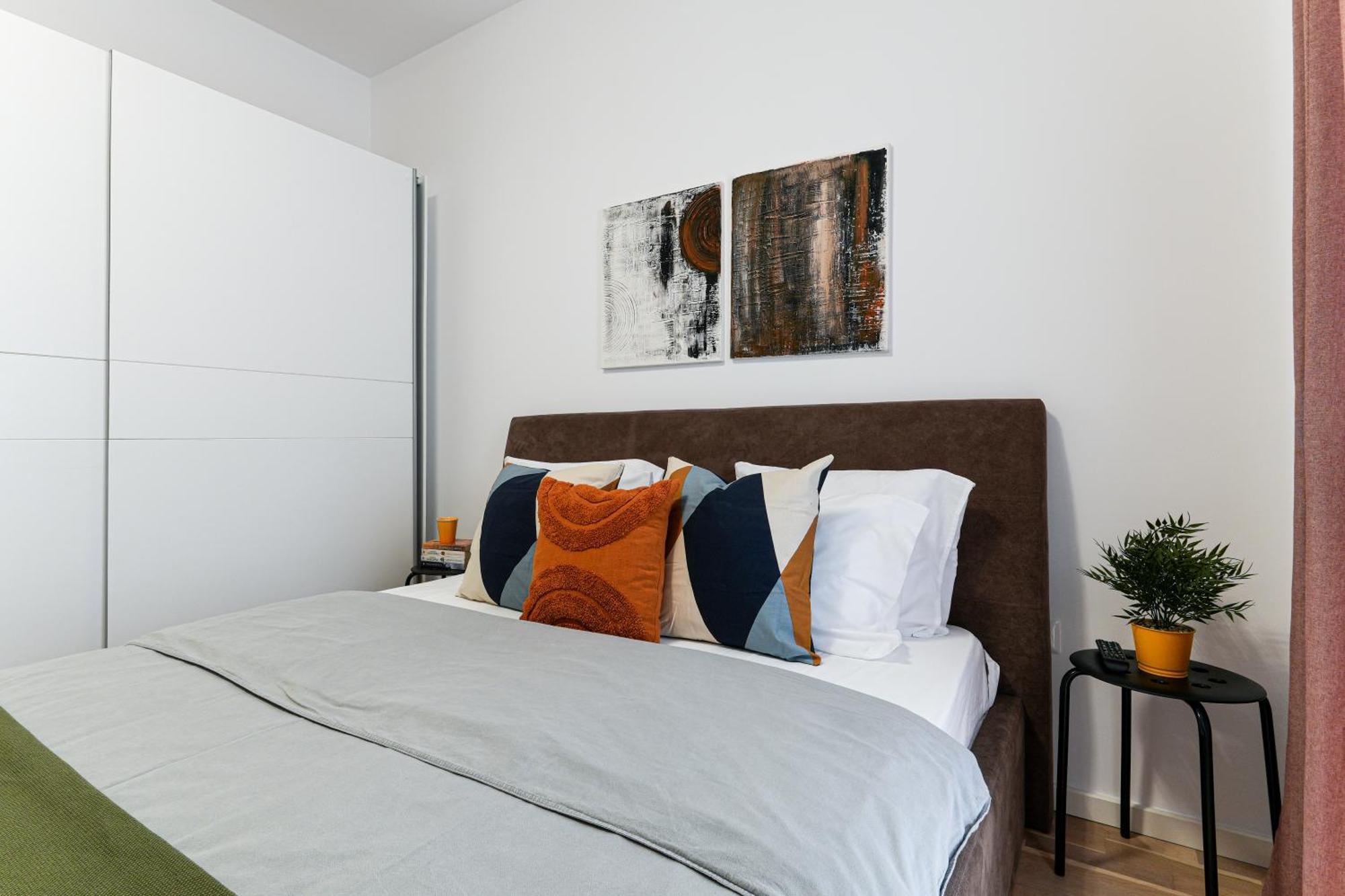 Amalia - Quiet 1Br Apartment With Parking & Wi-Fi Букурещ Екстериор снимка
